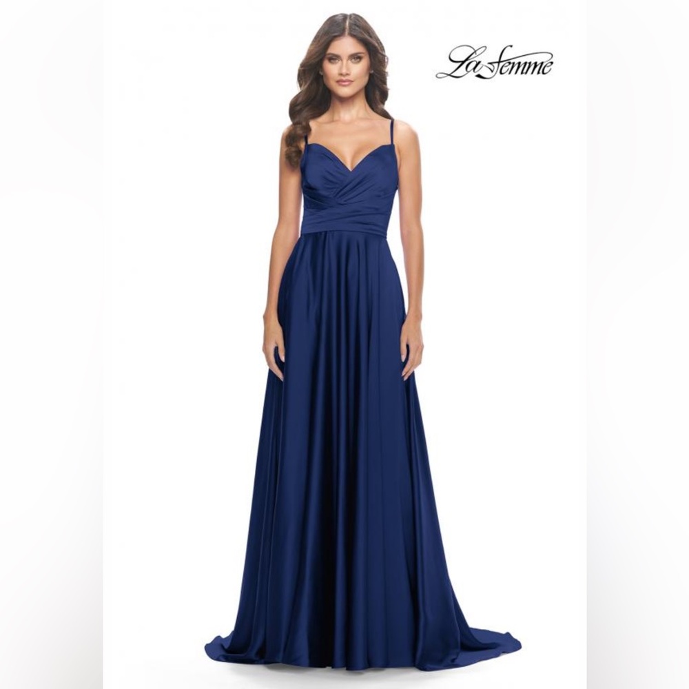 Luxury Satin Gown with Criss Cross Bodice LA FEMME Sleeveless Dress 31233,6 NWOT